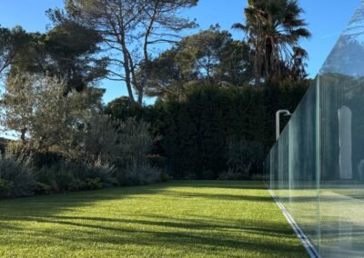 Le gazon synthétique chauffe-t-il au soleil ?